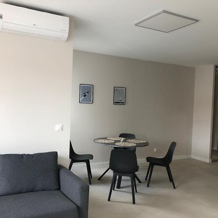 Apartament De Lux Apart 45 Grabiszynska Wroclaw Bagian luar foto