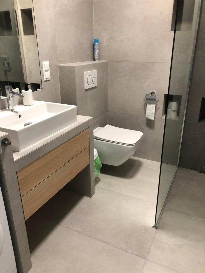 Apartament De Lux Apart 45 Grabiszynska Wroclaw Bagian luar foto