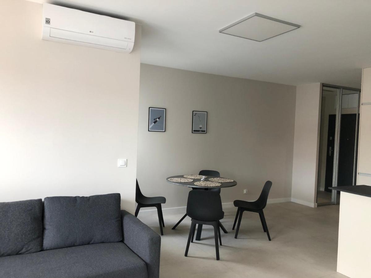 Apartament De Lux Apart 45 Grabiszynska Wroclaw Bagian luar foto
