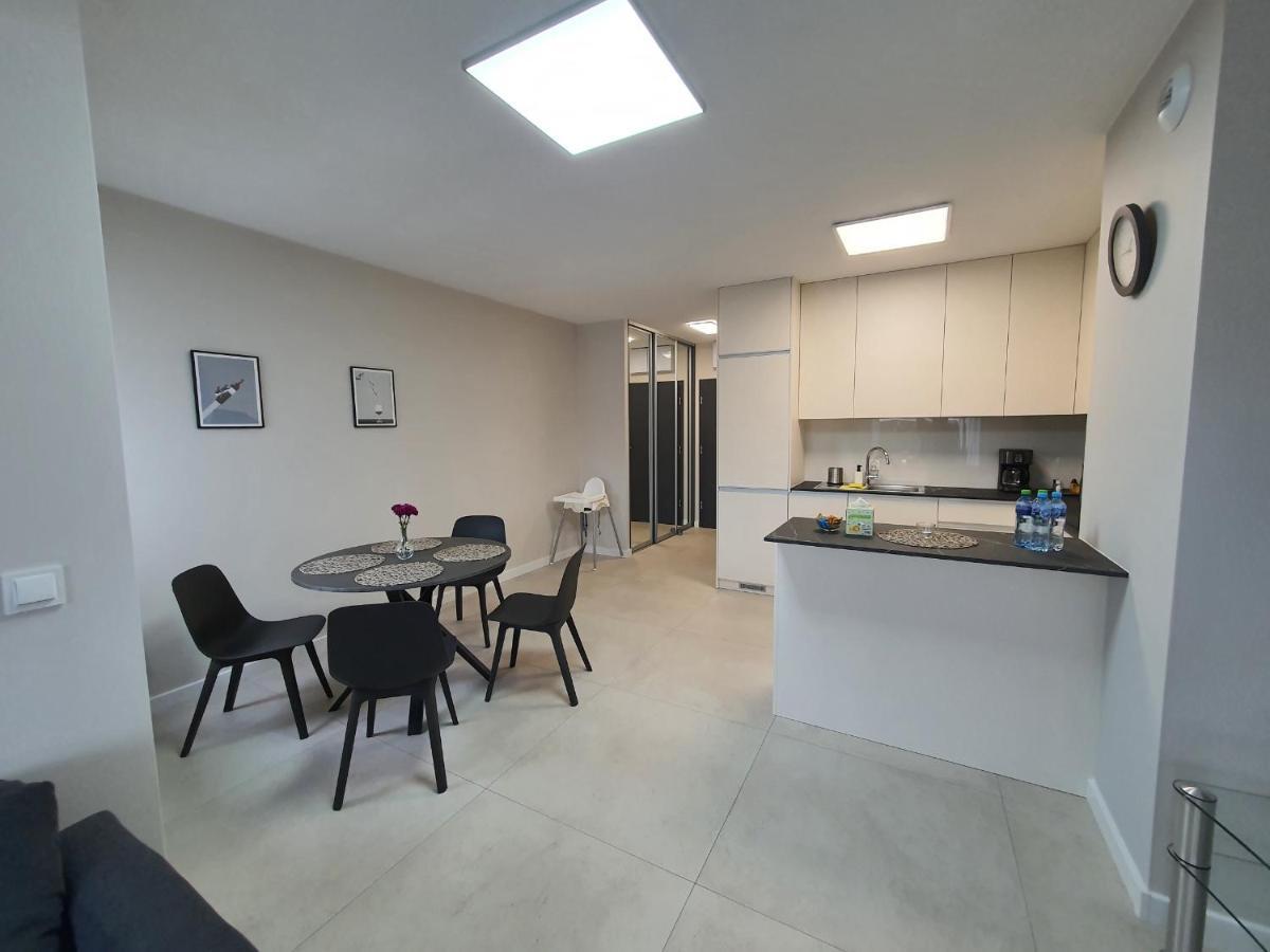 Apartament De Lux Apart 45 Grabiszynska Wroclaw Bagian luar foto